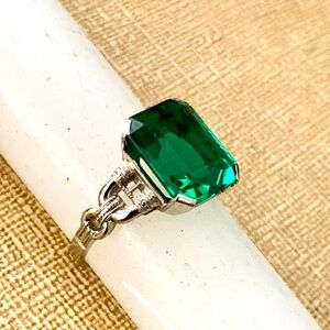 14K White Gold Art Deco Style Vintage Lab Created Emerald Cut Gemstone Ring sz6